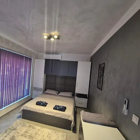 Ivon 2 Apartment *